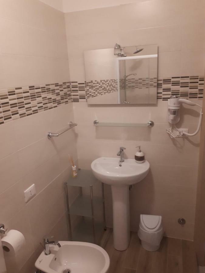 Le Camere Di Sabrina Con Bagno In Camera Sarzana Buitenkant foto