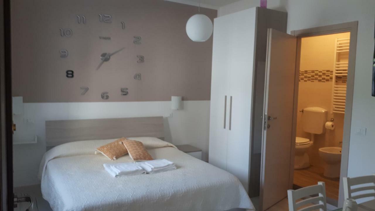 Le Camere Di Sabrina Con Bagno In Camera Sarzana Buitenkant foto